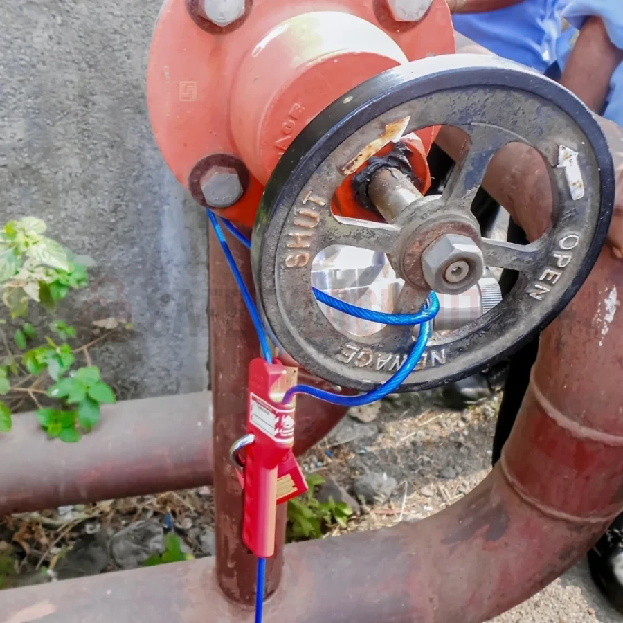 Dispozitiv reglabil de blocare cu cablu, roșu/negru — Dispozitiv reglabil de blocare cu cablu | Safety Lockout