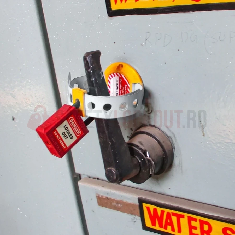 Dispozitiv de blocare pentru mâner panou electric, cu bandă dielectrică — Dispozitive de blocare pentru panouri electrice | Safety Lockout