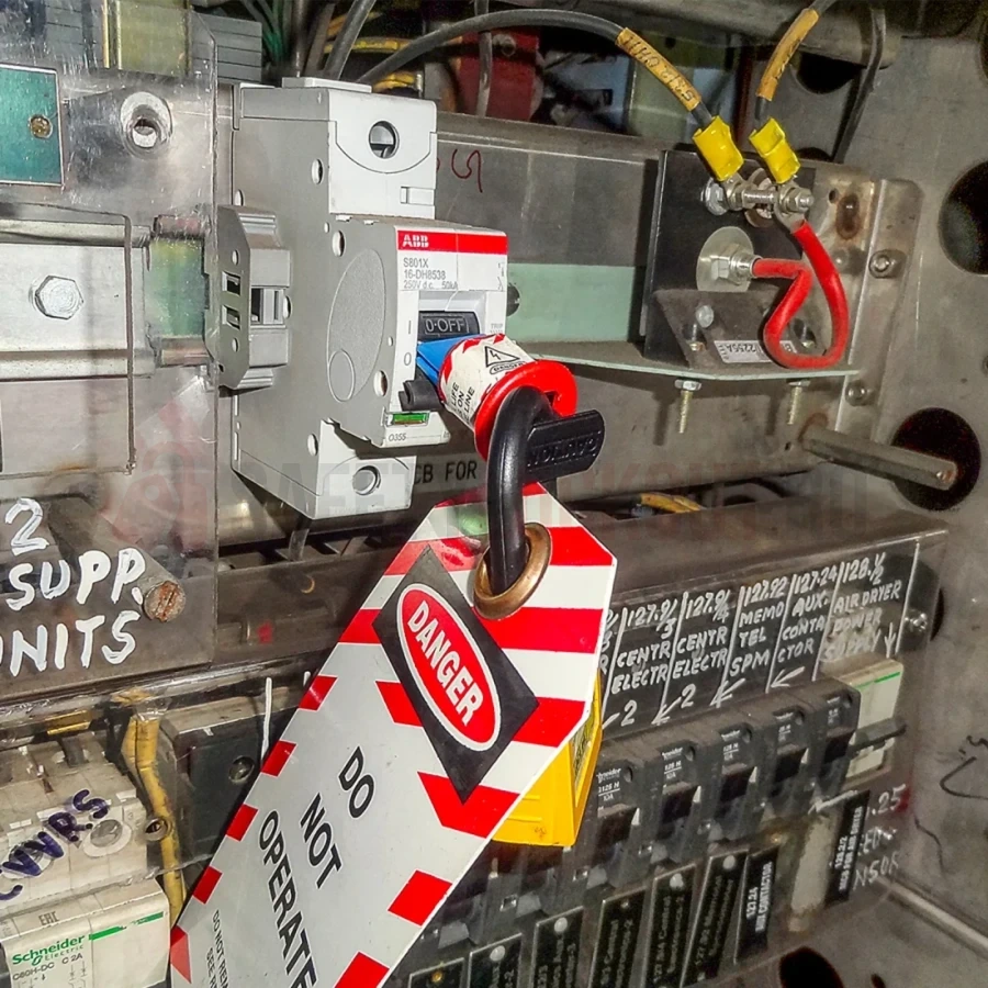 Dispozitiv de Blocare Pin-Out Lat Convențional pentru Disjunctor Miniatură — Dispozitiv de blocare pentru disjunctor | Safety Lockout
