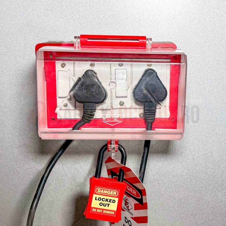 Dispozitiv de blocare pentru întrerupător de perete, model mare — Dispozitive de blocare pentru panouri electrice | Safety Lockout