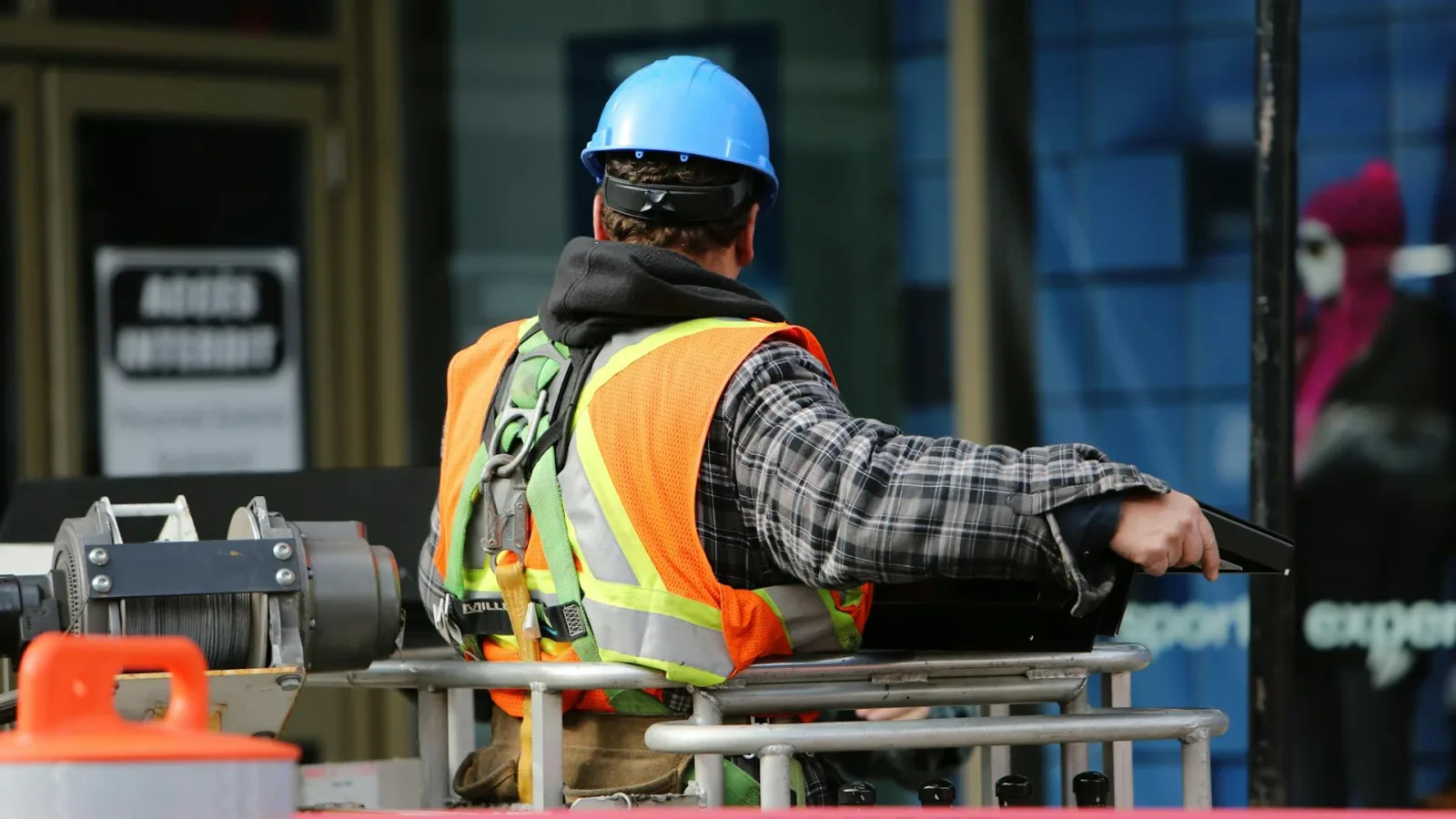 Sisteme Lockout Tagout pentru Industria Construcțiilor